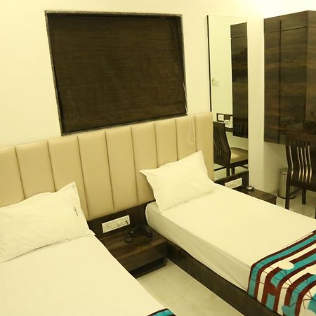 Hotel Magnum Airport T-2 Bombay Exterior foto