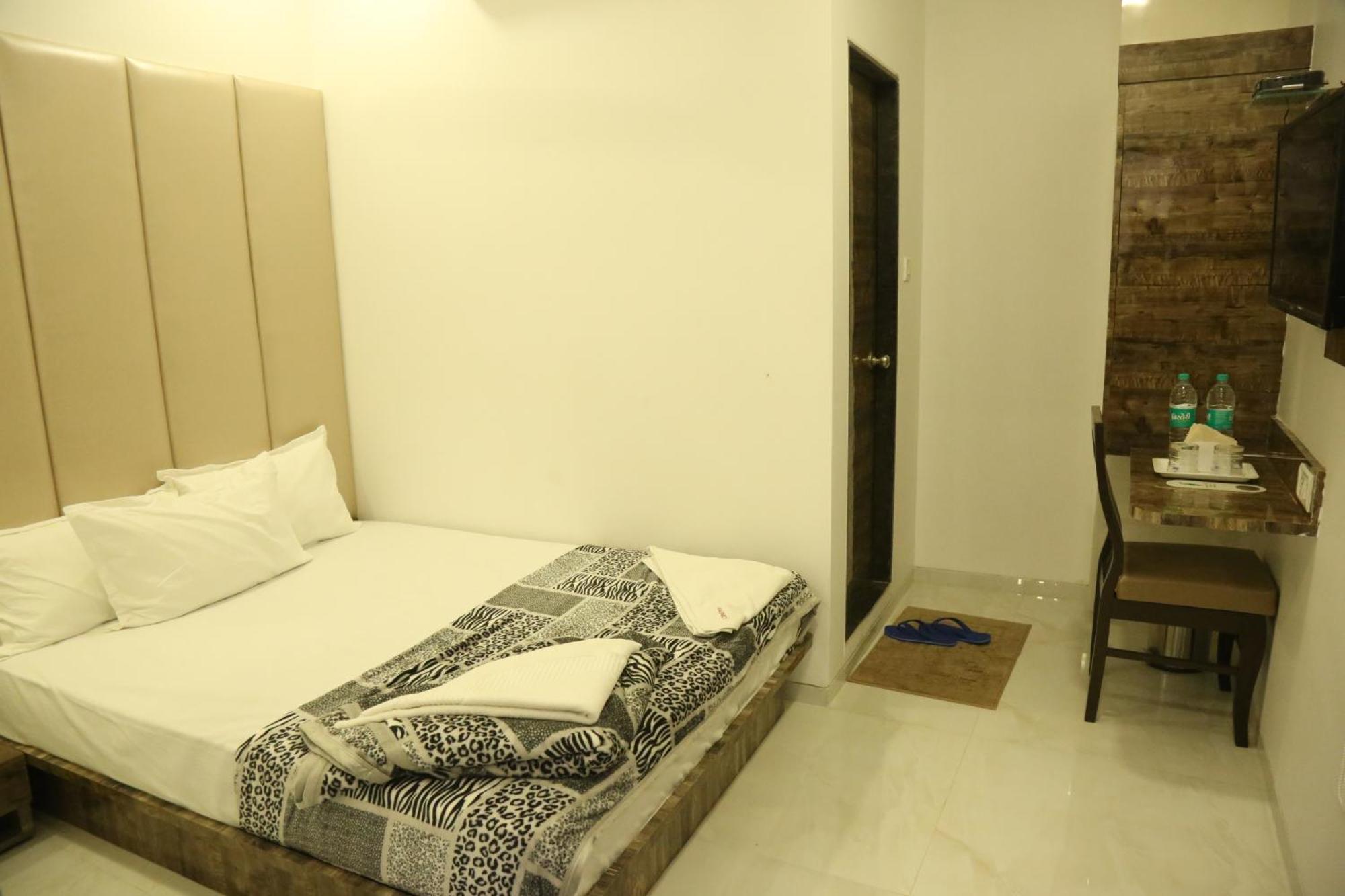 Hotel Magnum Airport T-2 Bombay Exterior foto