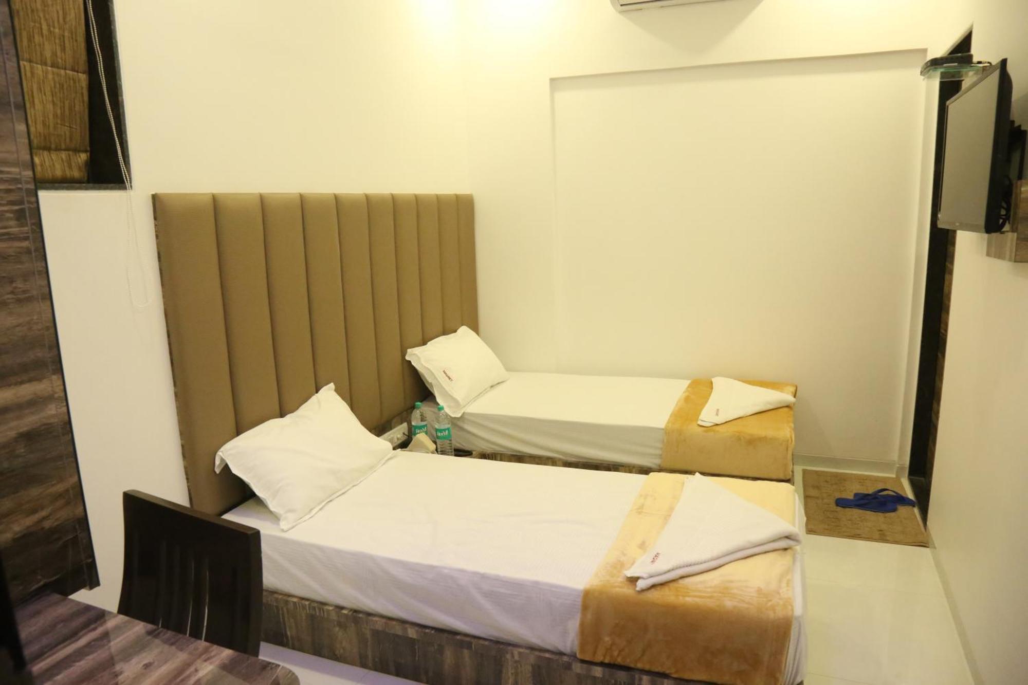 Hotel Magnum Airport T-2 Bombay Exterior foto