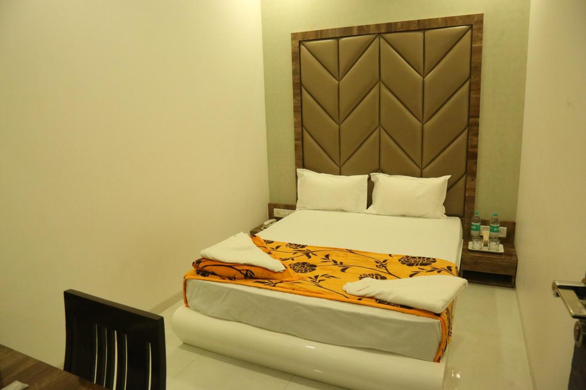 Hotel Magnum Airport T-2 Bombay Exterior foto